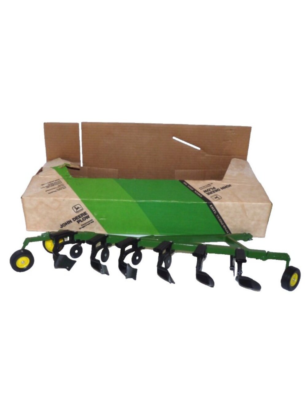 Vintage Ertl Scale Models John Deere Plow #525 die cast & plastic